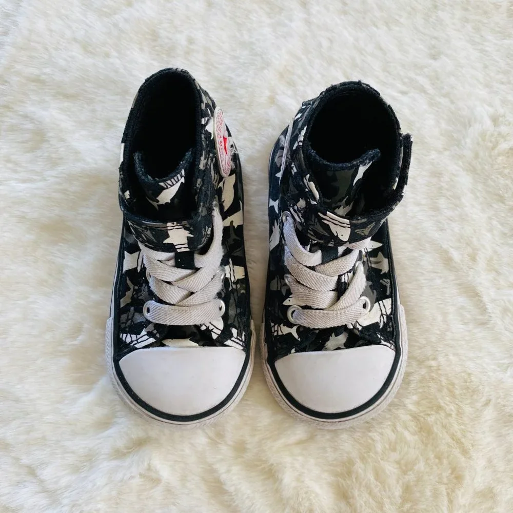Converse Chuck Taylor All Star Hi-Top Toddler Sneakers Shark Pattern size 5